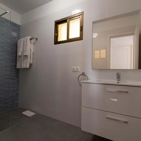 Mare 95 - One Bed Apartment Costa Adeje (Tenerife)